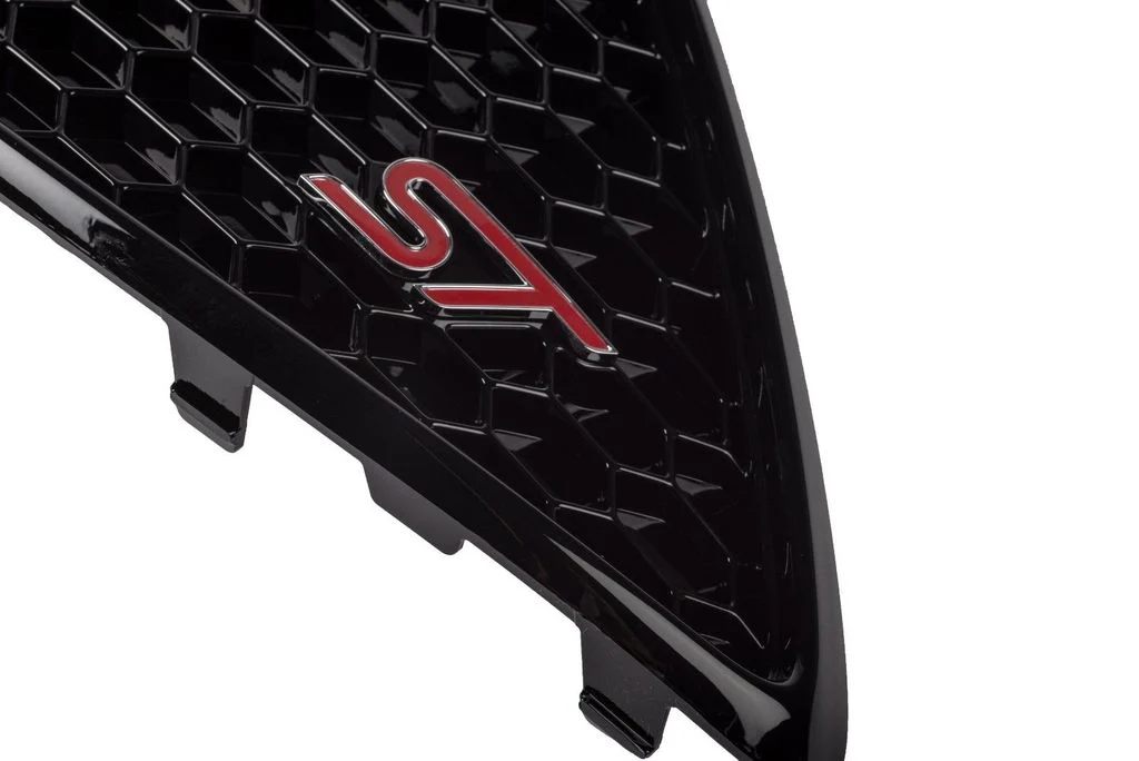 Focus ST "US Style" Front Grill with No Number Plate (Pre Facelift) - Image 3
